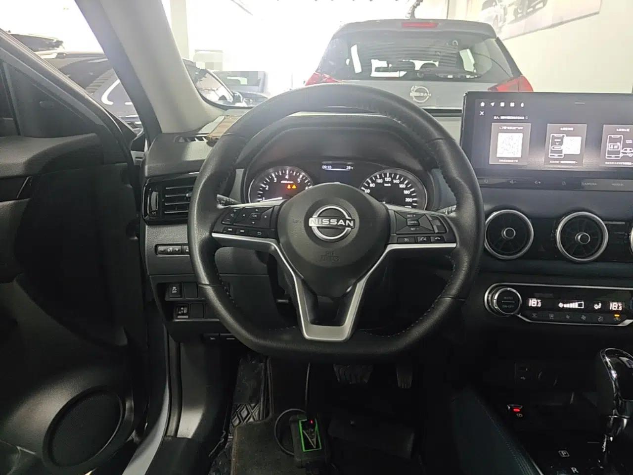 Nissan X-Trail 2025 Honor 2.0L Two-Wheel Drive Leading Edition — миниатюра 13