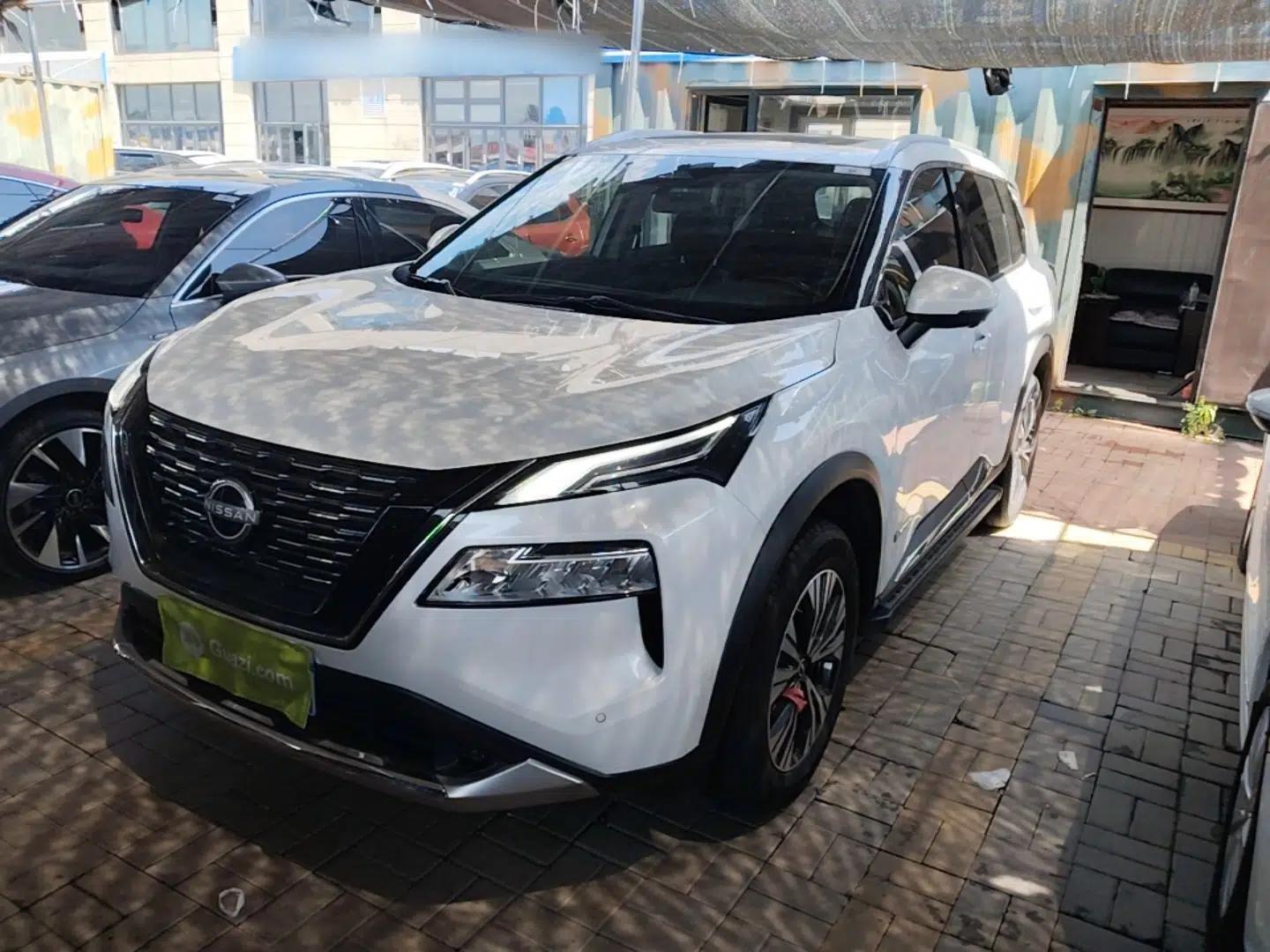 Nissan X-Trail 2023 e-POWER Ultra-Hybrid Dual-Motor All-Wheel-Drive Luxury Edition — миниатюра 1