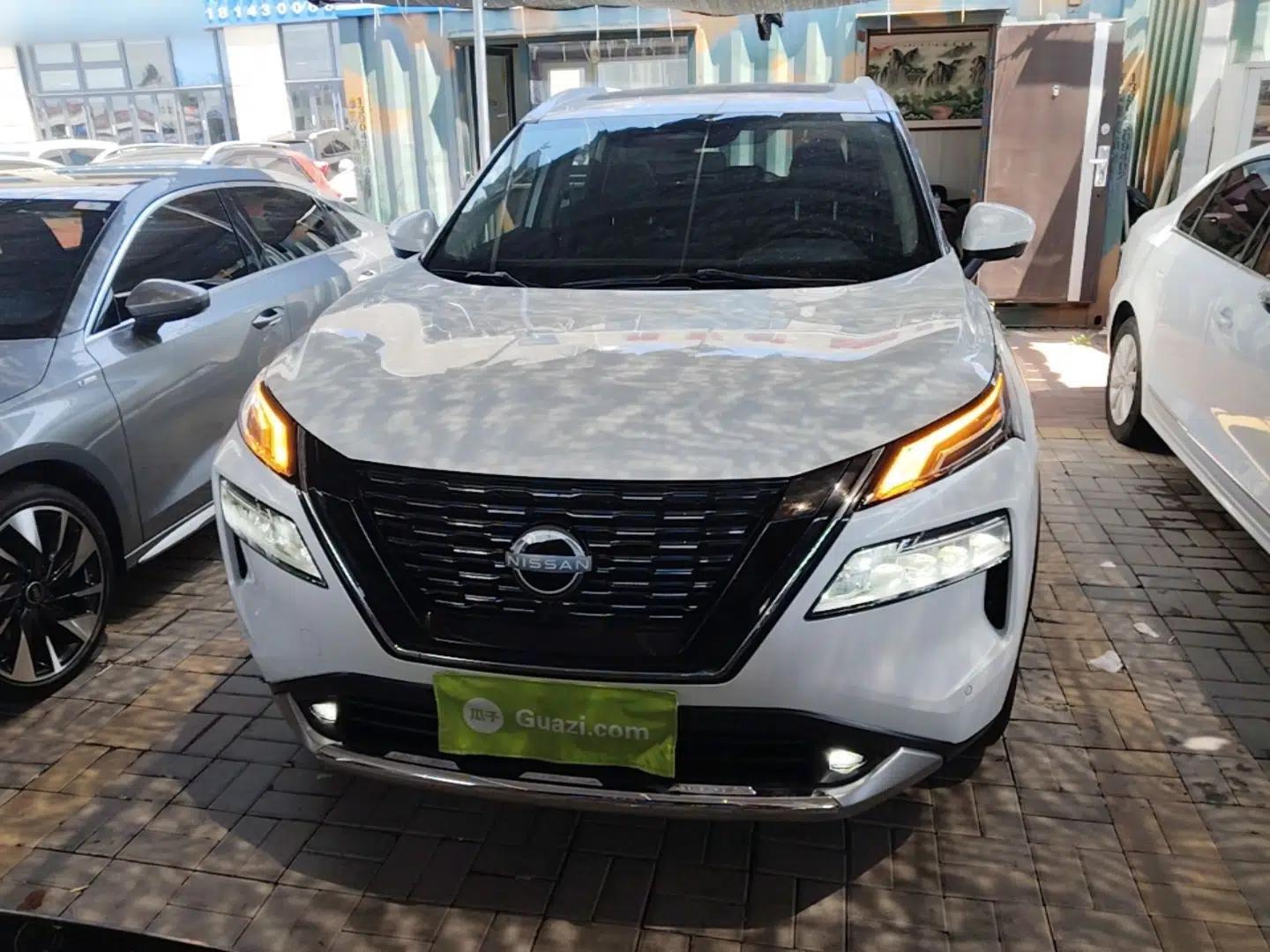 Nissan X-Trail 2023 e-POWER Ultra-Hybrid Dual-Motor All-Wheel-Drive Luxury Edition — миниатюра 2