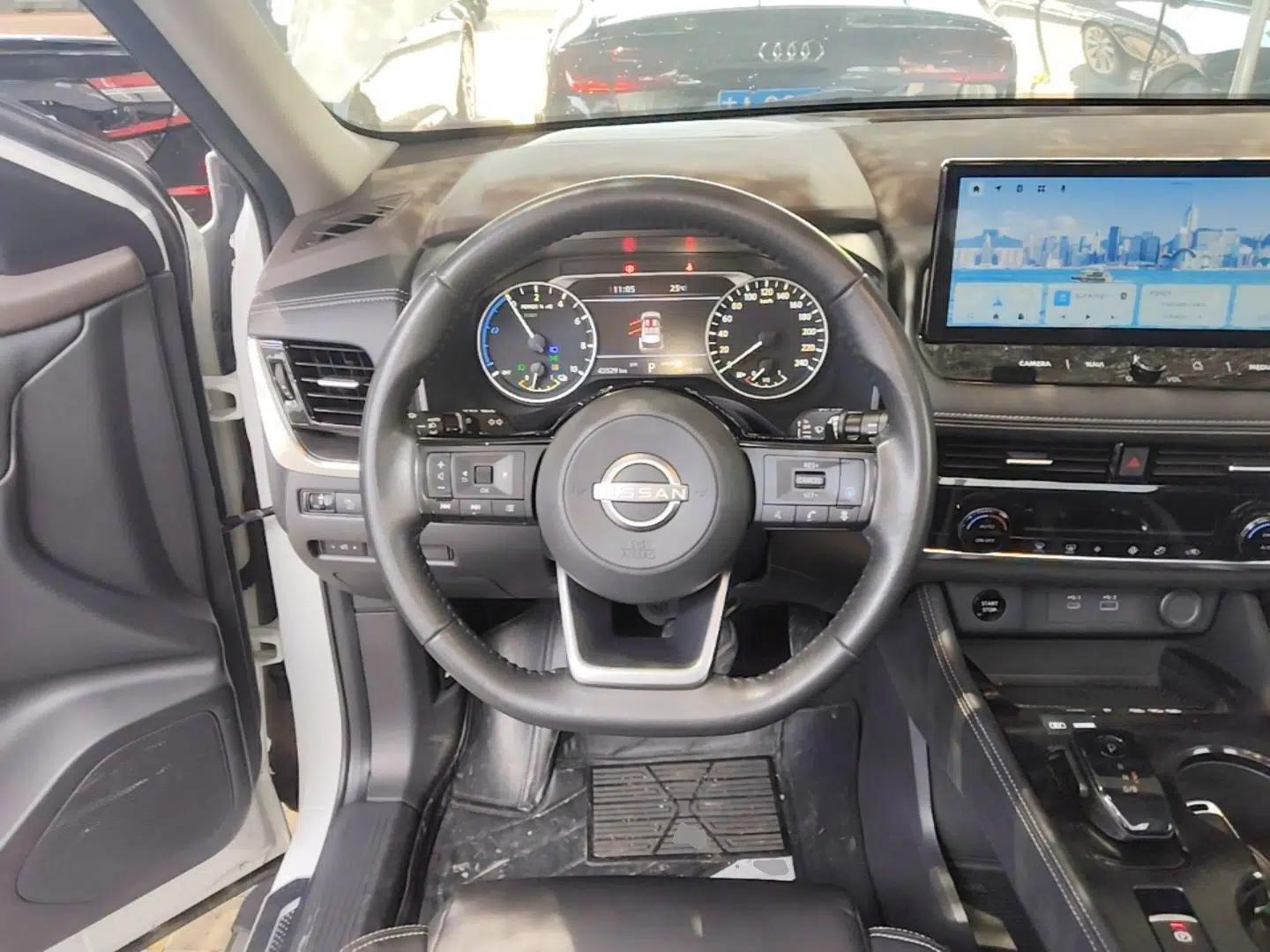 Nissan X-Trail 2023 e-POWER Ultra-Hybrid Dual-Motor All-Wheel-Drive Luxury Edition — миниатюра 13