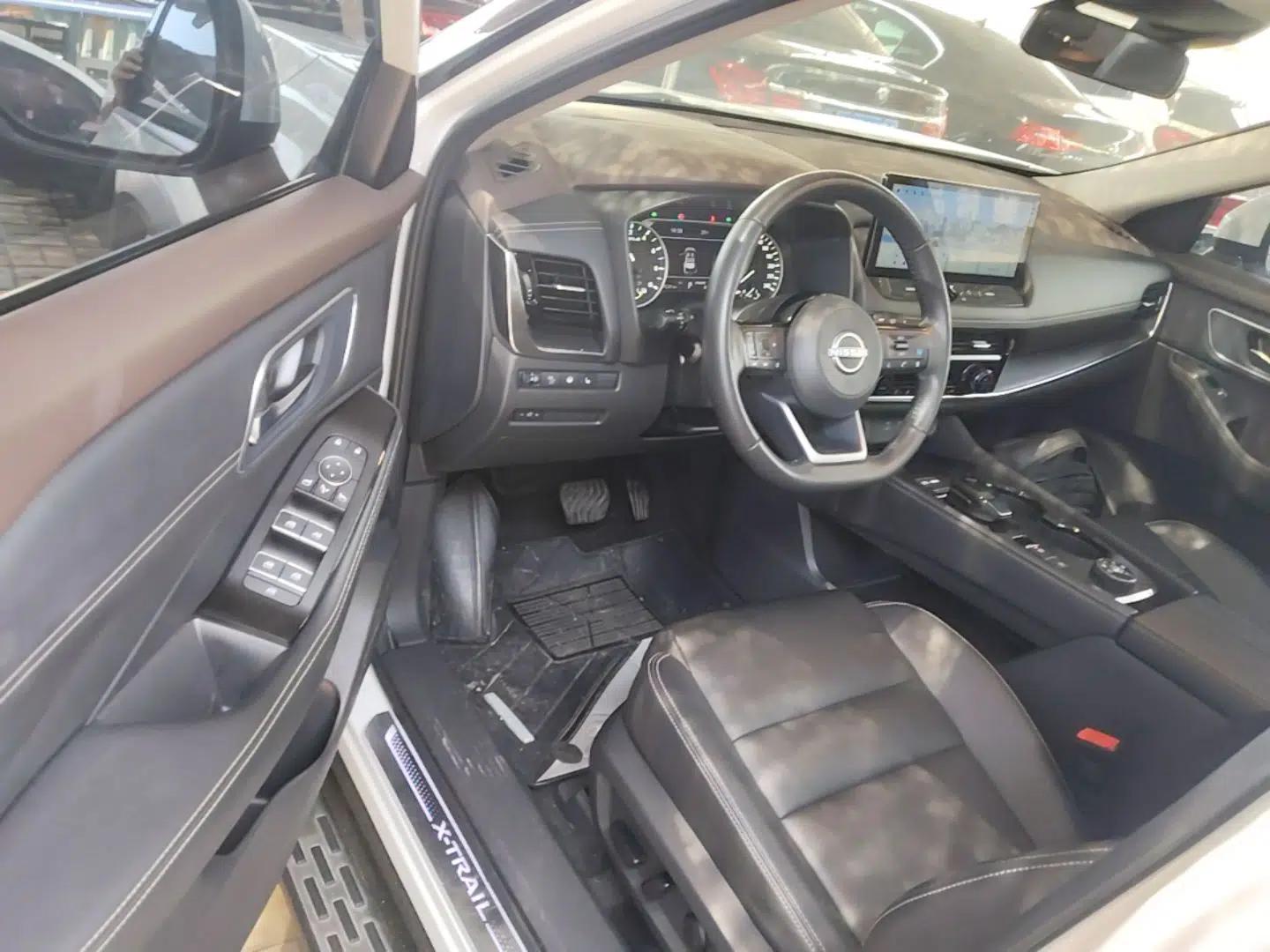 Nissan X-Trail 2023 e-POWER Ultra-Hybrid Dual-Motor All-Wheel-Drive Luxury Edition — миниатюра 18