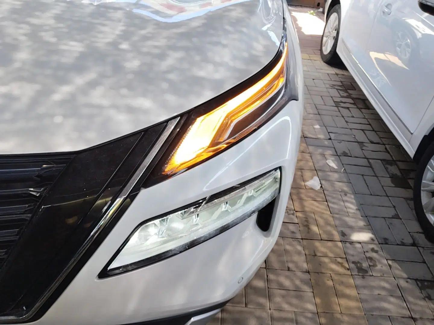 Nissan X-Trail 2023 e-POWER Ultra-Hybrid Dual-Motor All-Wheel-Drive Luxury Edition — миниатюра 8