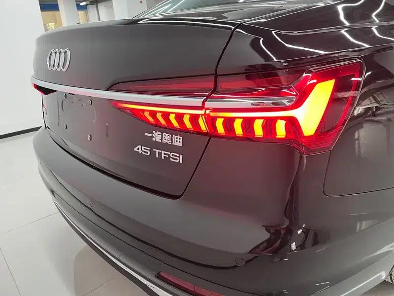 Audi A6L 2024 45 TFSI Premium Elegance — миниатюра 6