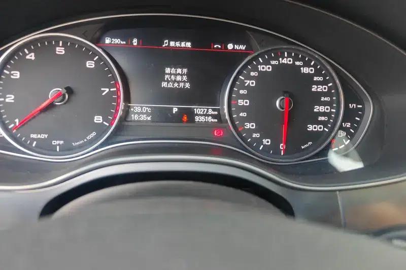 Audi A6L 2018 30th Anniversary Edition 35 TFSI Fashion Model — миниатюра 14