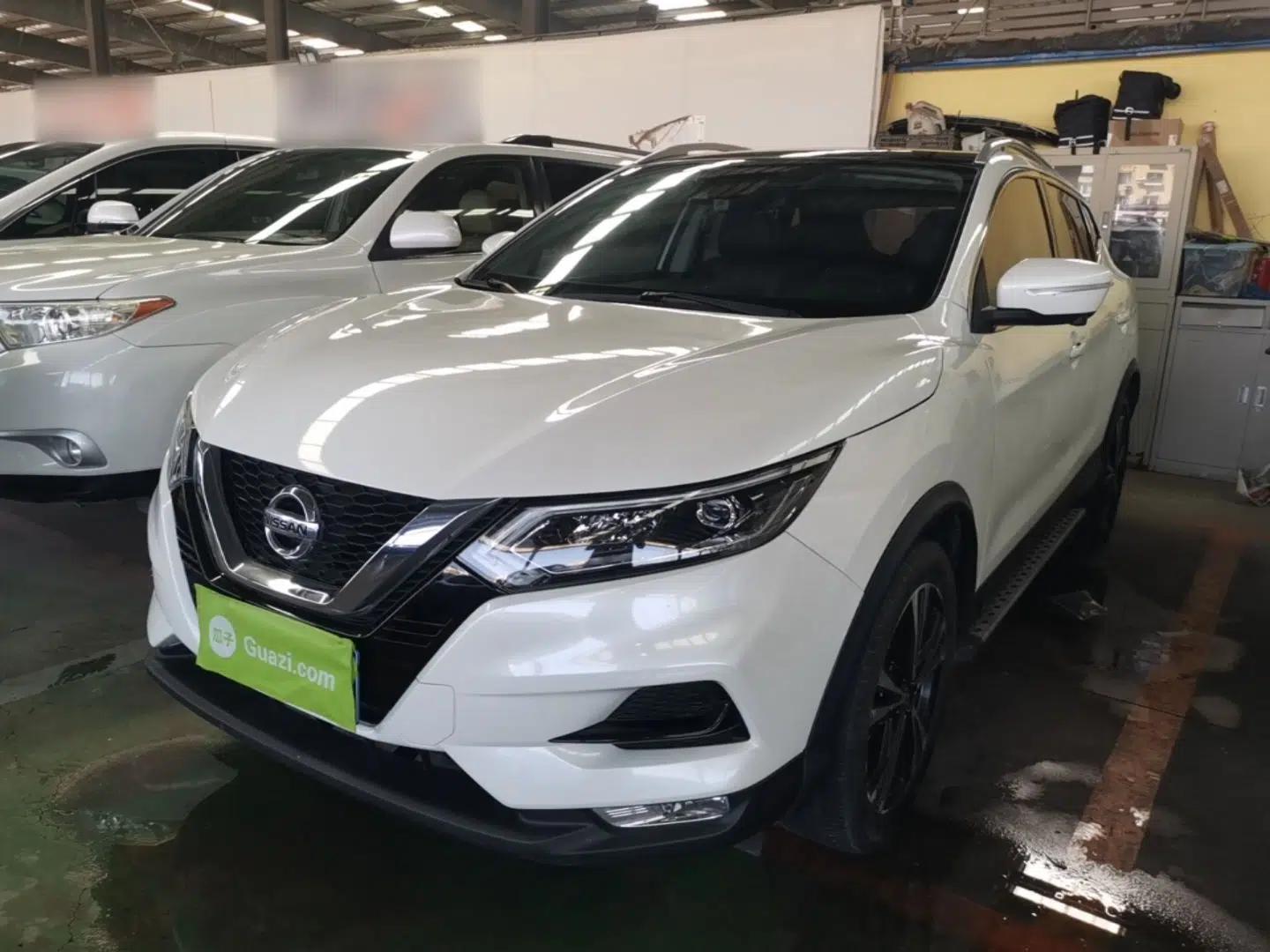 Nissan Qashqai 2019 2.0L CVT Luxury Edition — миниатюра 1