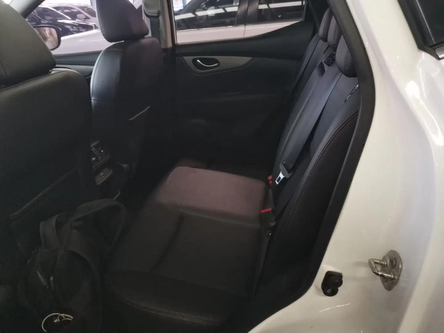 Nissan Qashqai 2019 2.0L CVT Luxury Edition — миниатюра 20