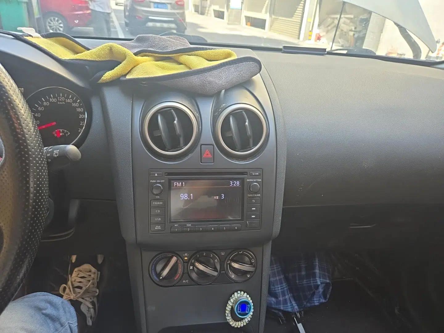 Nissan Qashqai 2011 2.0 XL Fire CVT 2WD — миниатюра 13