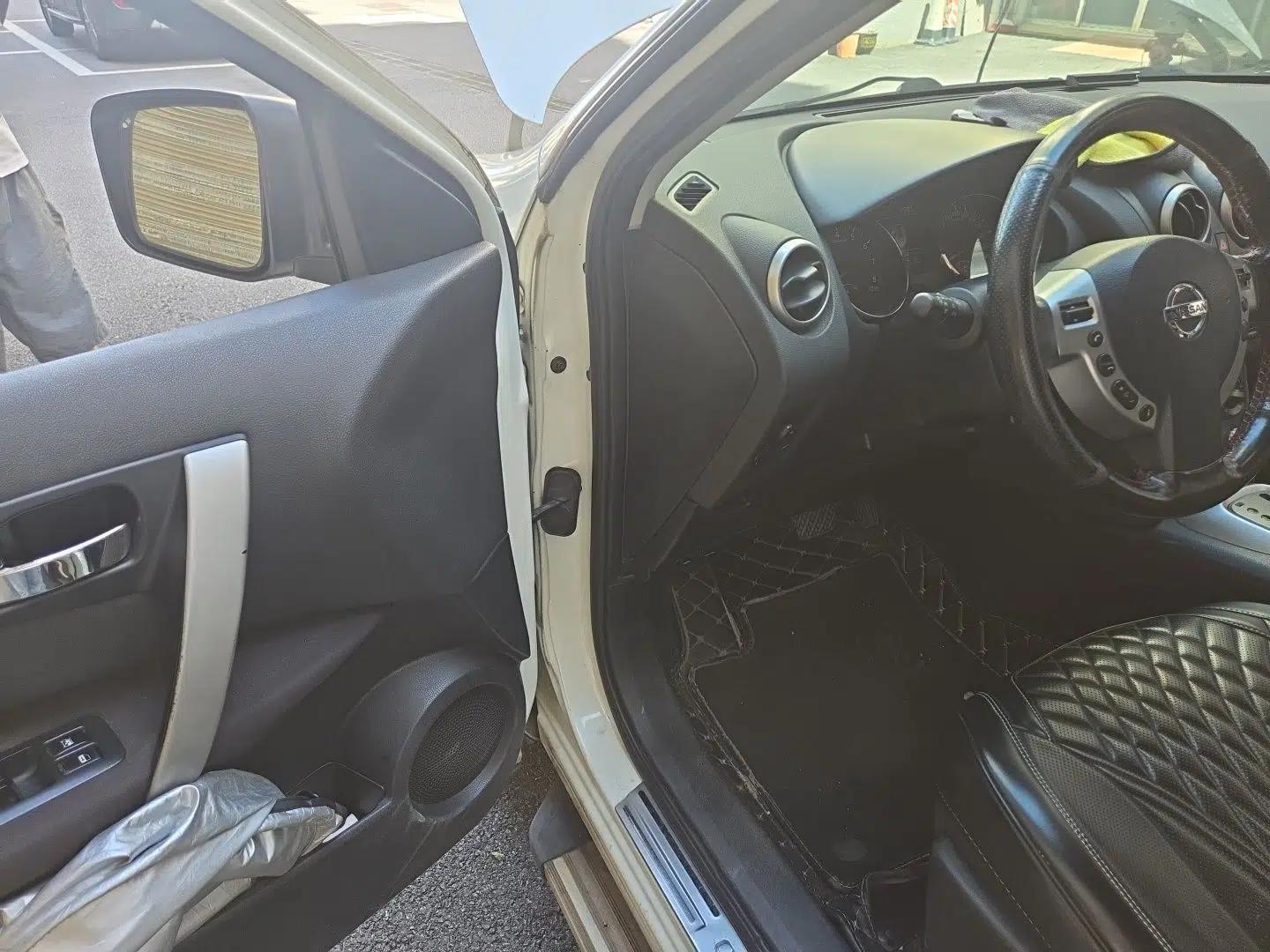 Nissan Qashqai 2011 2.0 XL Fire CVT 2WD — миниатюра 16