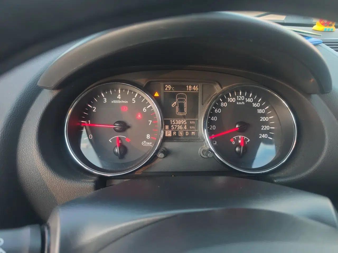 Nissan Qashqai 2012 2.0 XL Fire CVT 2WD — миниатюра 11