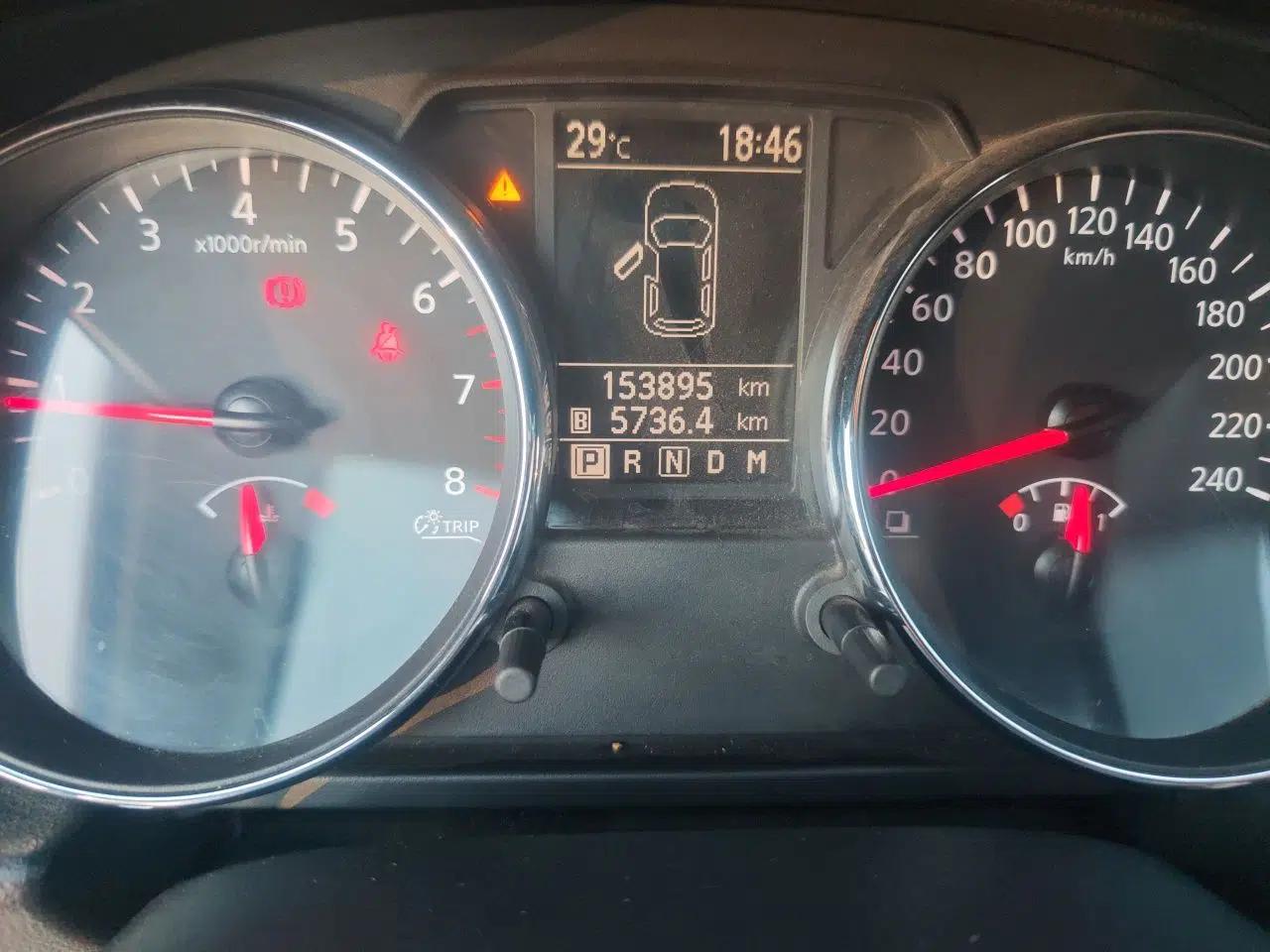 Nissan Qashqai 2012 2.0 XL Fire CVT 2WD — миниатюра 12