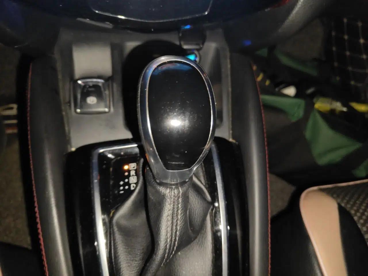 Nissan Qashqai 2019 2.0L CVT Luxury Edition — миниатюра 14