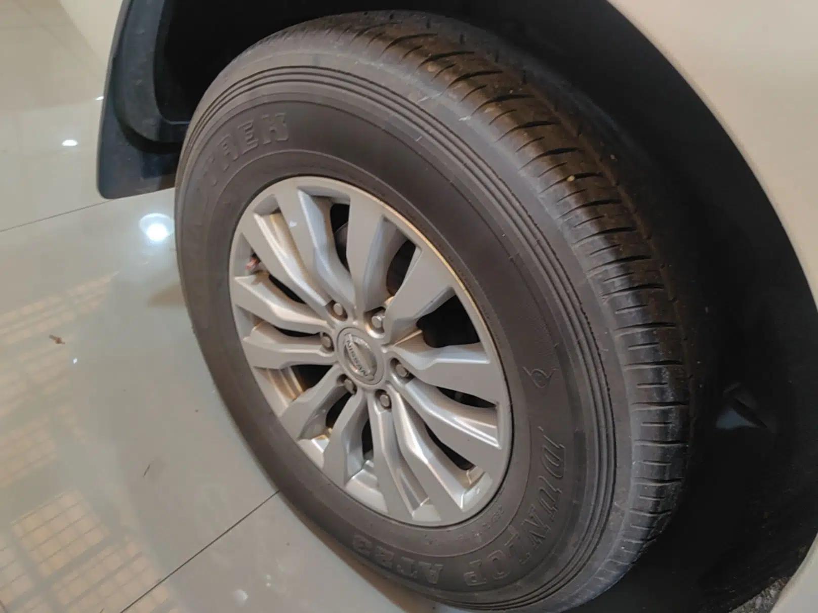 Nissan Patrol 2017 5.6L Standard Edition — миниатюра 11