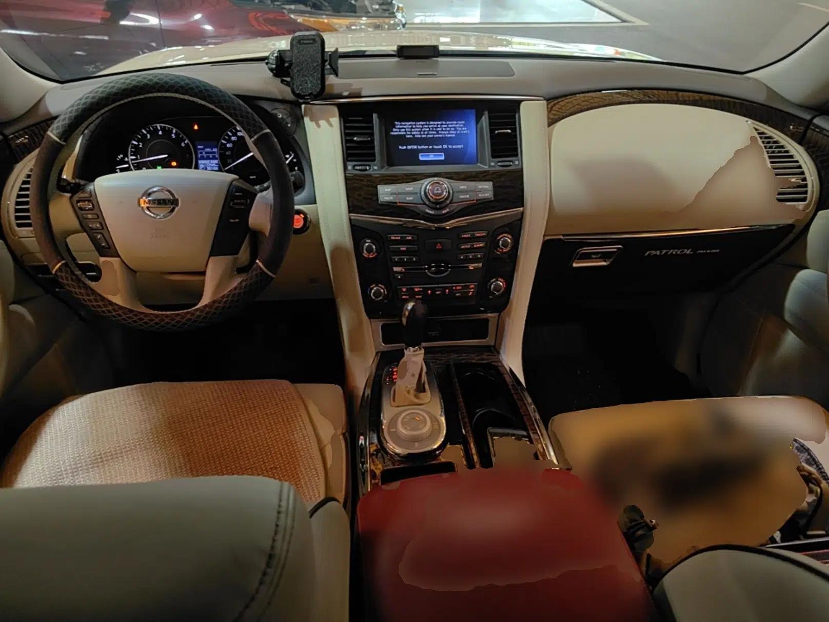 Nissan Patrol 2017 5.6L Standard Edition — миниатюра 12