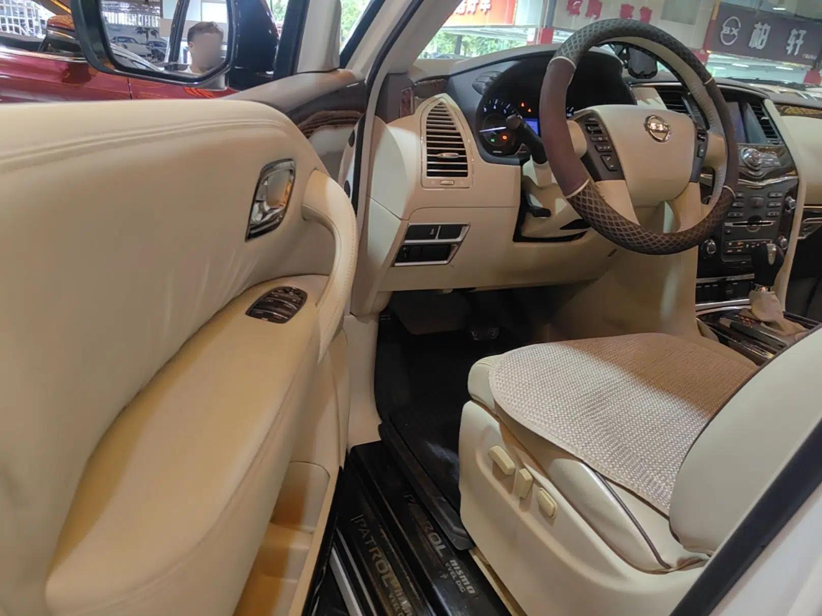 Nissan Patrol 2017 5.6L Standard Edition — миниатюра 18