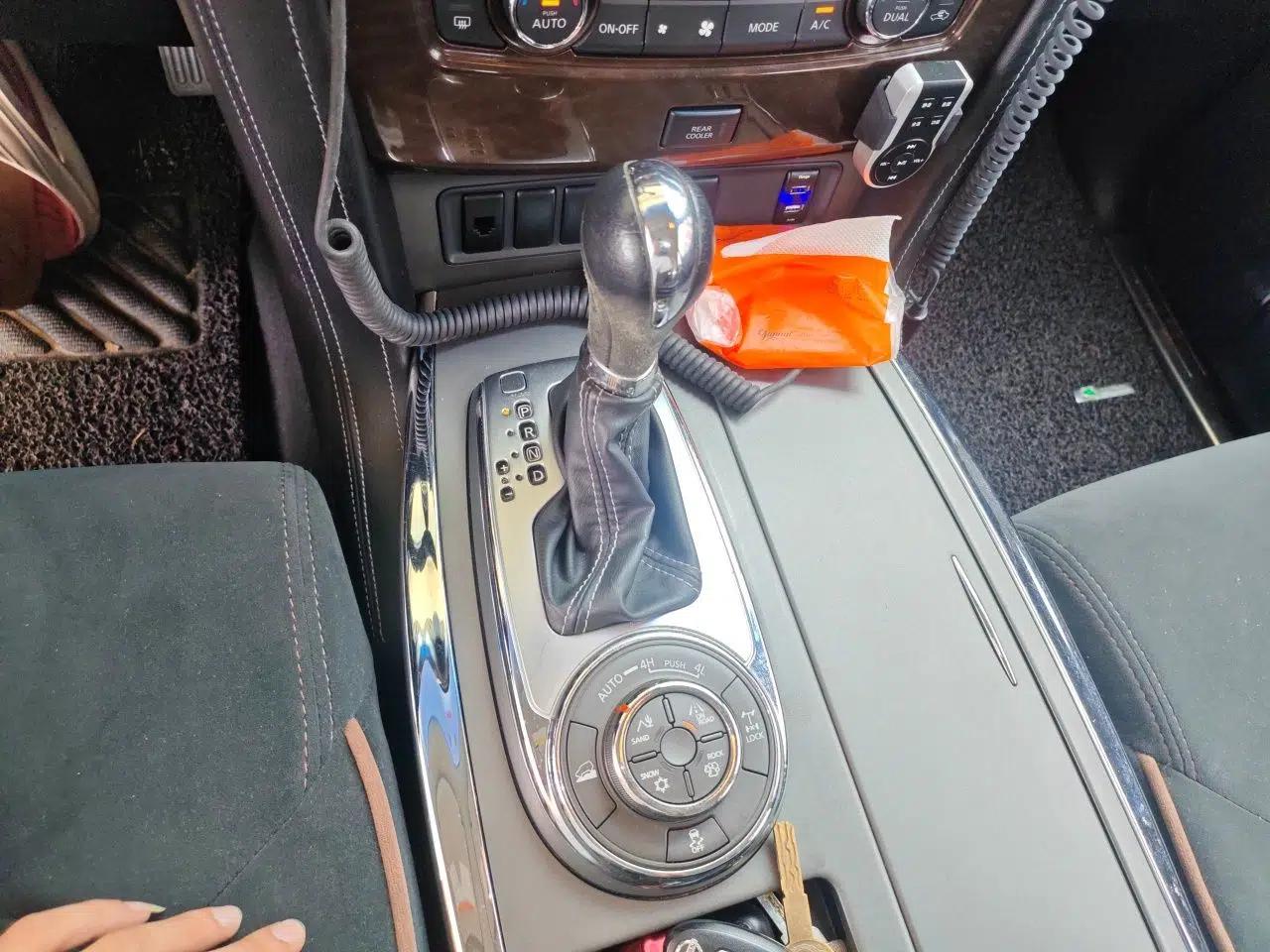 Nissan Patrol (Parallel Import) 2016 Nissan Patrol 5.6L U.S.-spec 7-seater — миниатюра 14