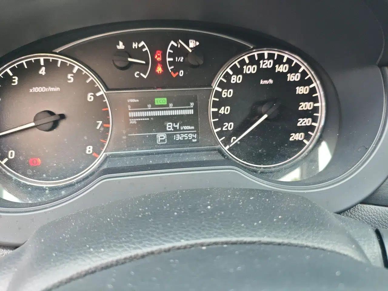Nissan Tiida 2016 1.6L CVT Cool Dynamic Edition — миниатюра 12