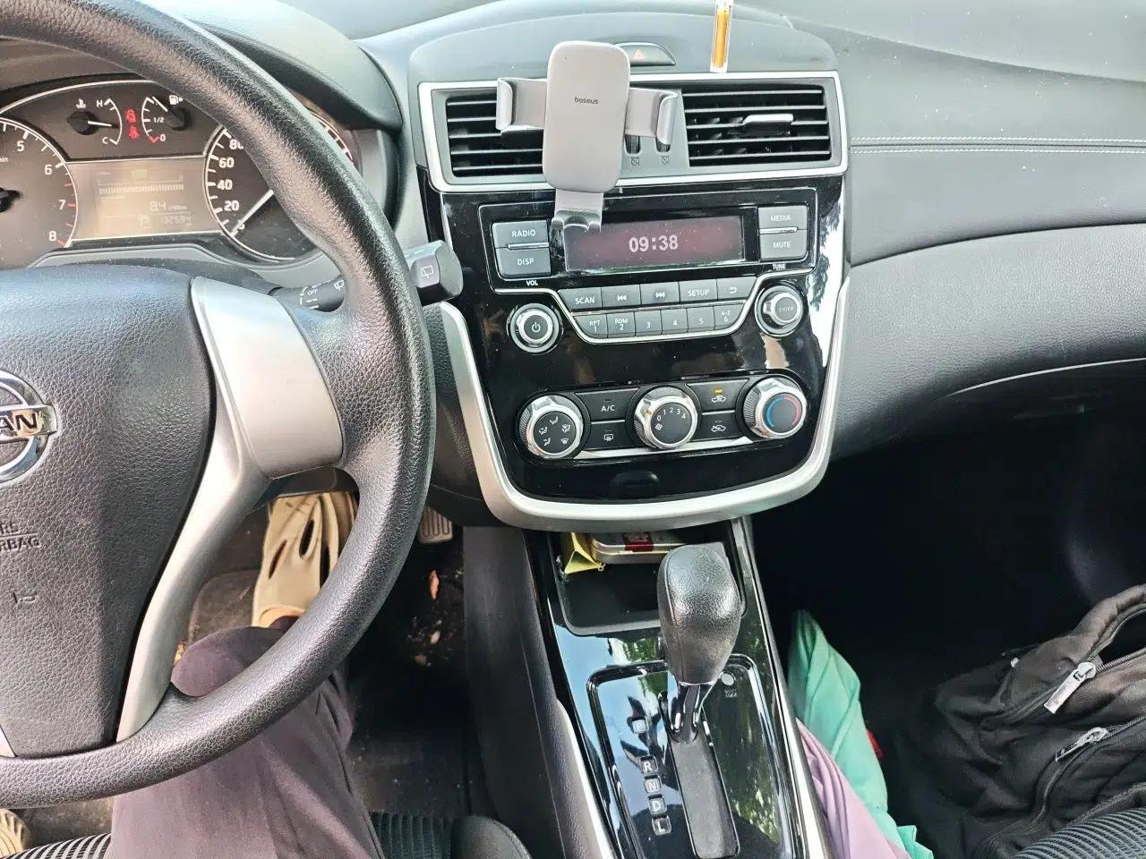 Nissan Tiida 2016 1.6L CVT Cool Dynamic Edition — миниатюра 13