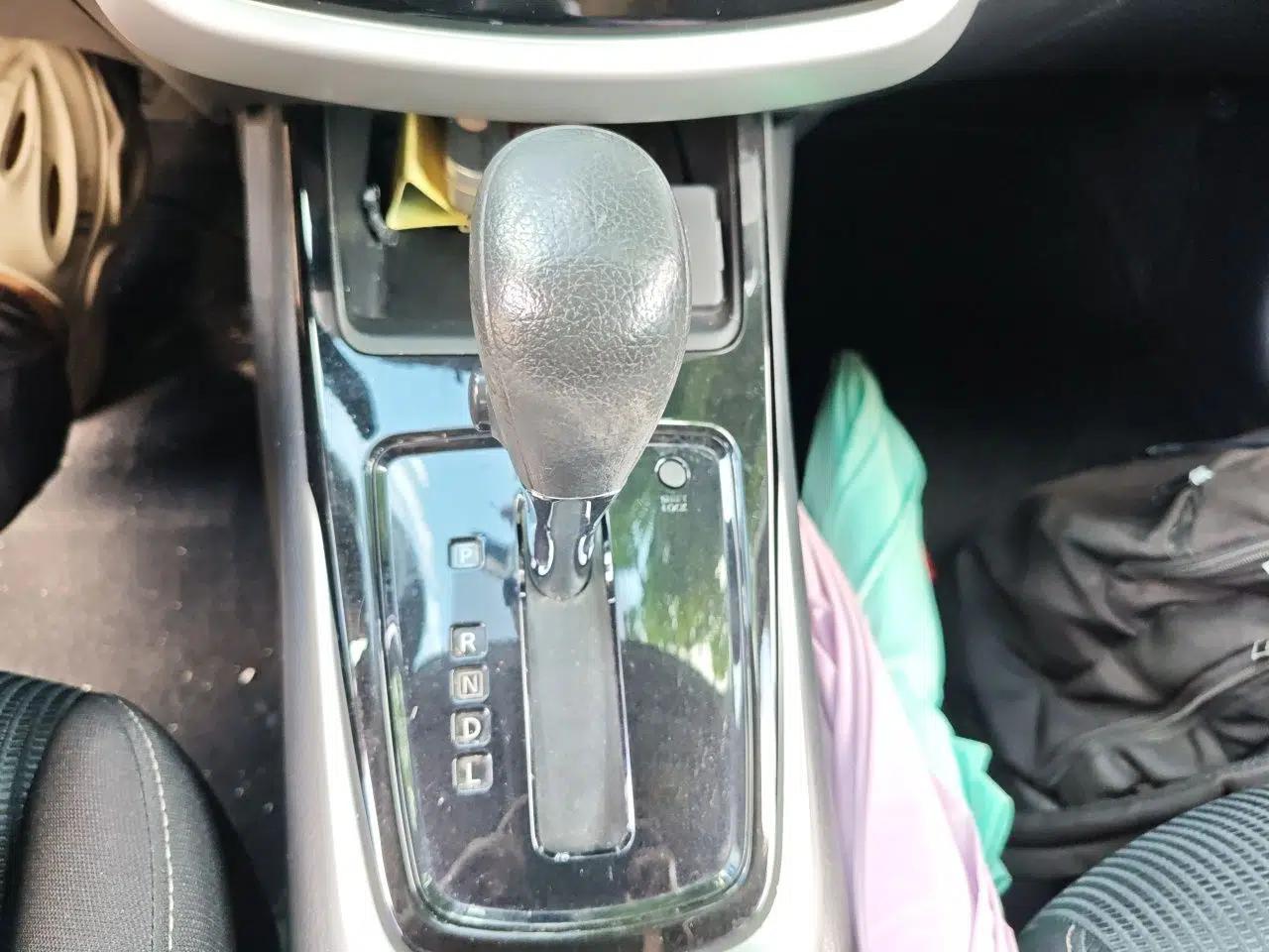Nissan Tiida 2016 1.6L CVT Cool Dynamic Edition — миниатюра 14