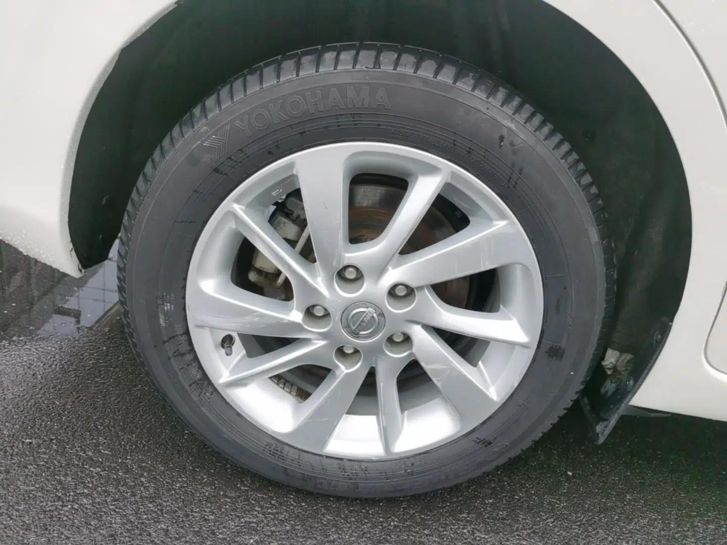 Nissan Tiida 2016 1.6L CVT Cool Dynamic Edition — миниатюра 11