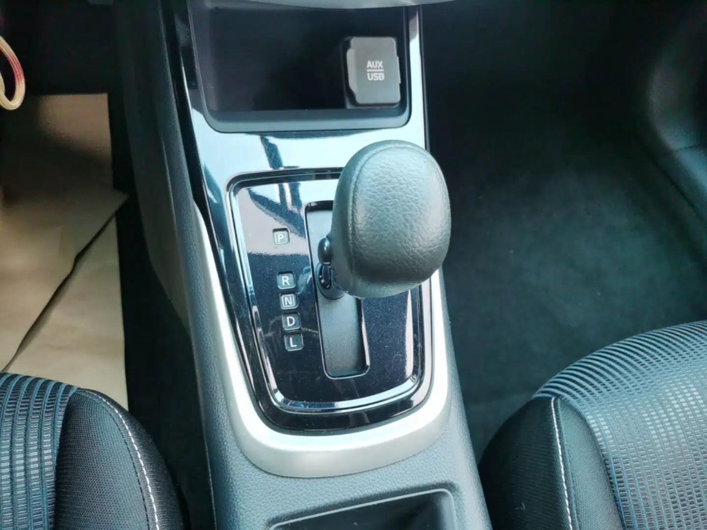Nissan Tiida 2016 1.6L CVT Cool Dynamic Edition — миниатюра 16