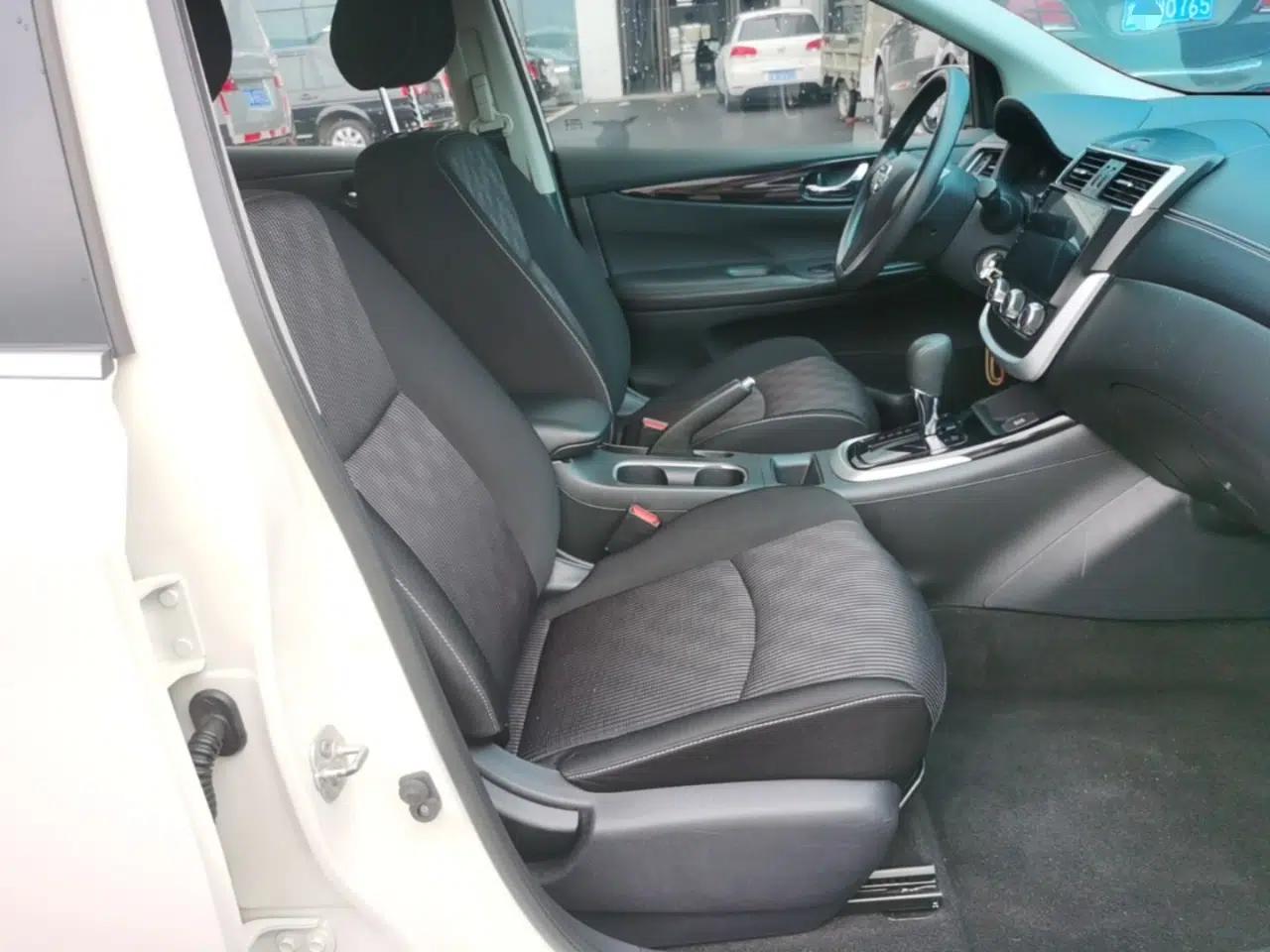 Nissan Tiida 2016 1.6L CVT Cool Dynamic Edition — миниатюра 19