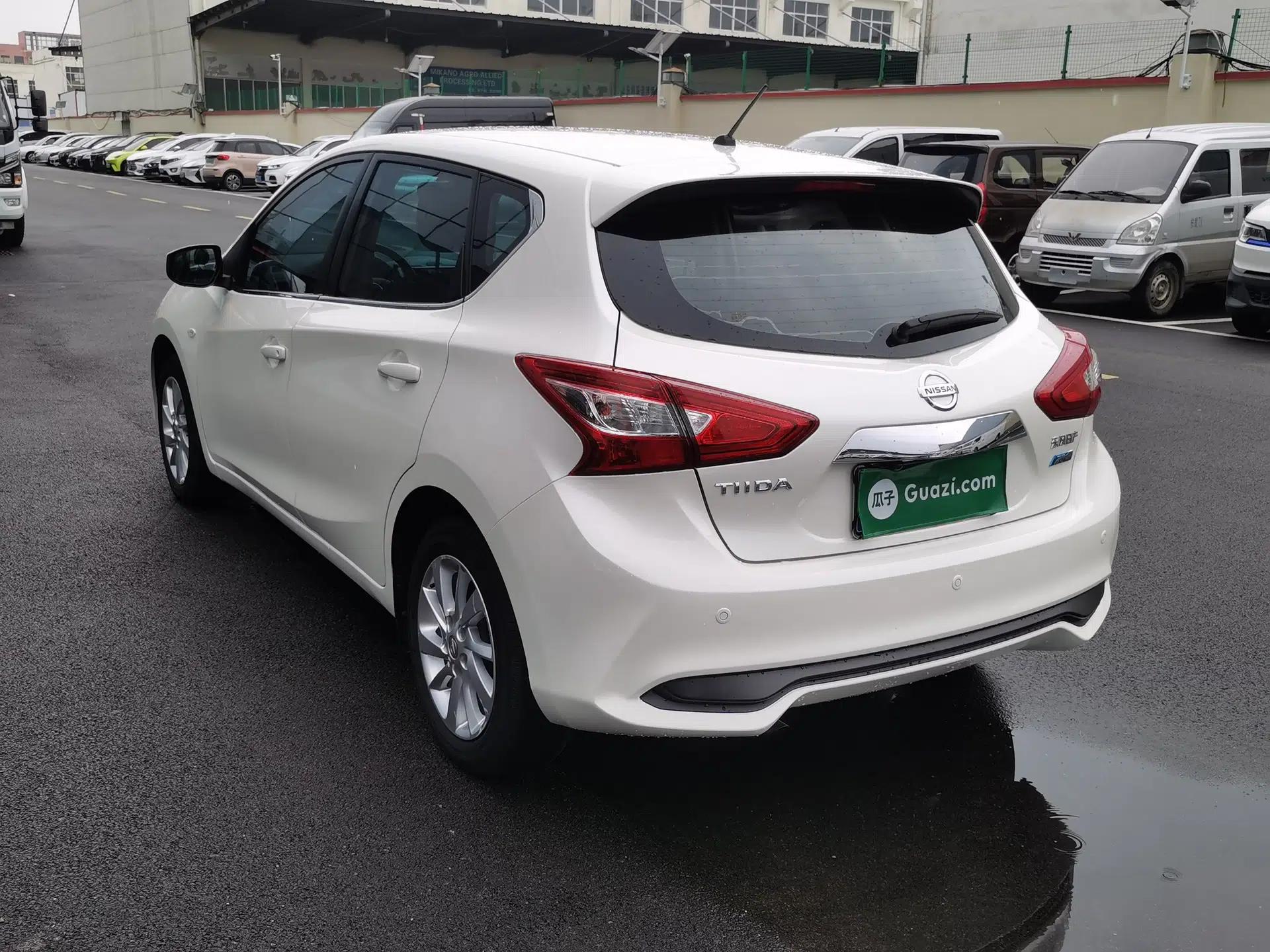 Nissan Tiida 2016 1.6L CVT Cool Dynamic Edition — миниатюра 4