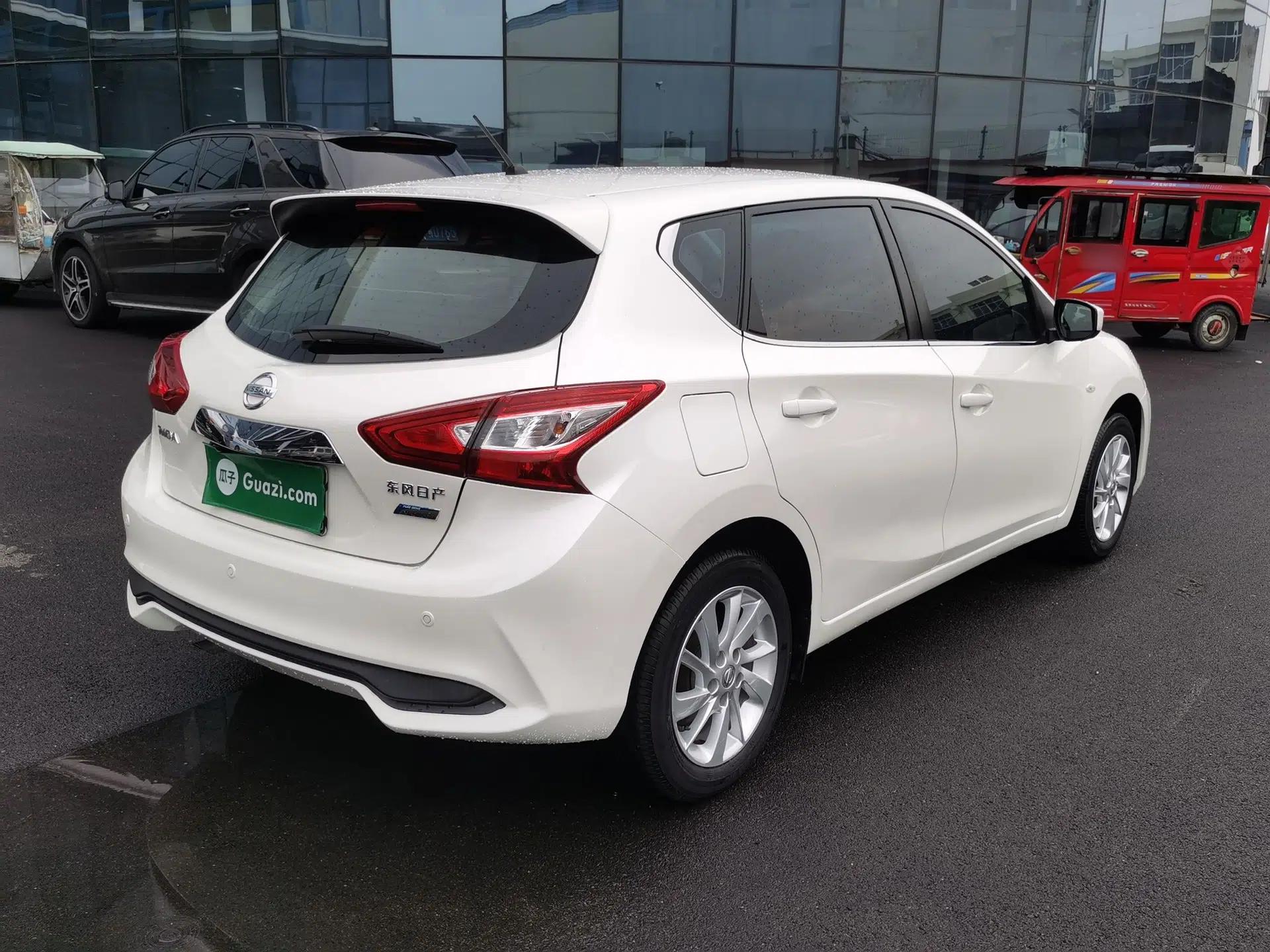 Nissan Tiida 2016 1.6L CVT Cool Dynamic Edition — миниатюра 6