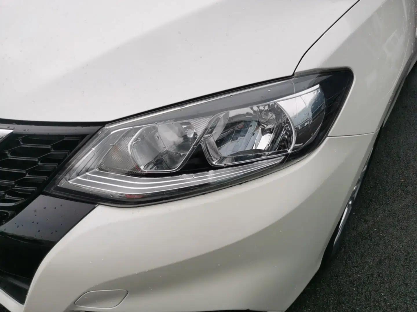 Nissan Tiida 2016 1.6L CVT Cool Dynamic Edition — миниатюра 8