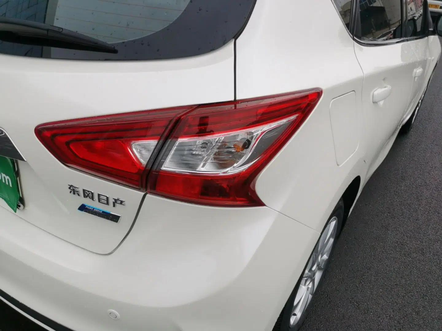 Nissan Tiida 2016 1.6L CVT Cool Dynamic Edition — миниатюра 9