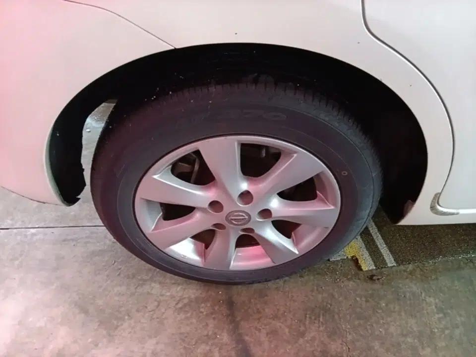 Nissan Tiida 2014 1.6L CVT Cool Cafe Edition — миниатюра 11