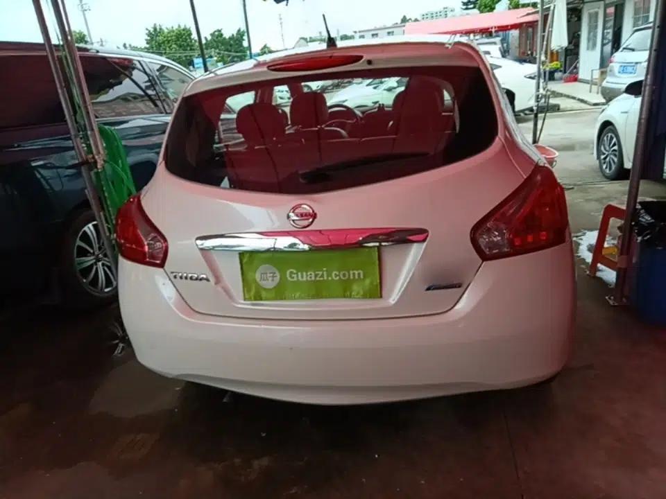 Nissan Tiida 2014 1.6L CVT Cool Cafe Edition — миниатюра 5