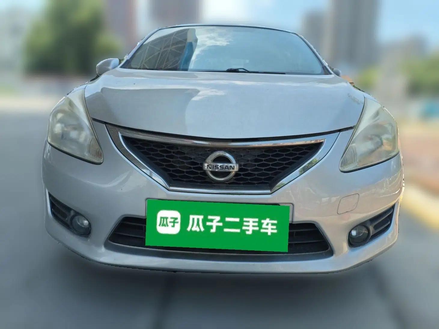 Nissan Tiida 2011 1.6L Manual Comfort Edition — миниатюра 2