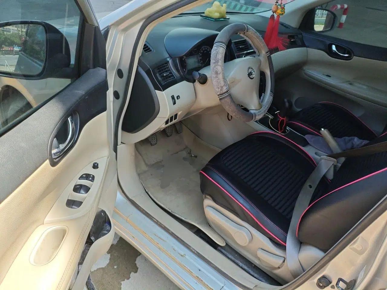 Nissan Tiida 2011 1.6L Manual Comfort Edition — миниатюра 16