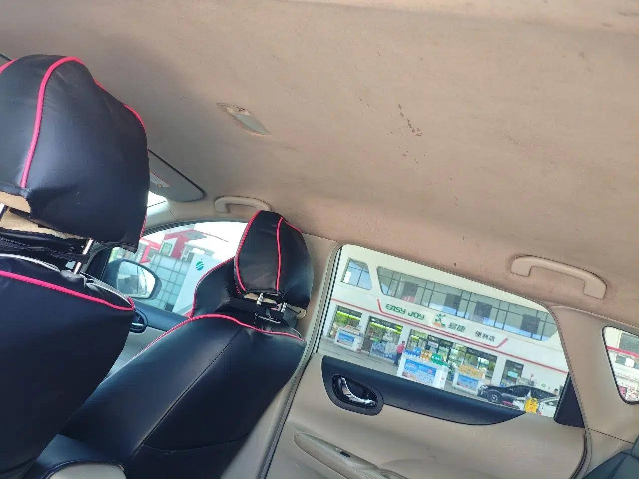 Nissan Tiida 2011 1.6L Manual Comfort Edition — миниатюра 18