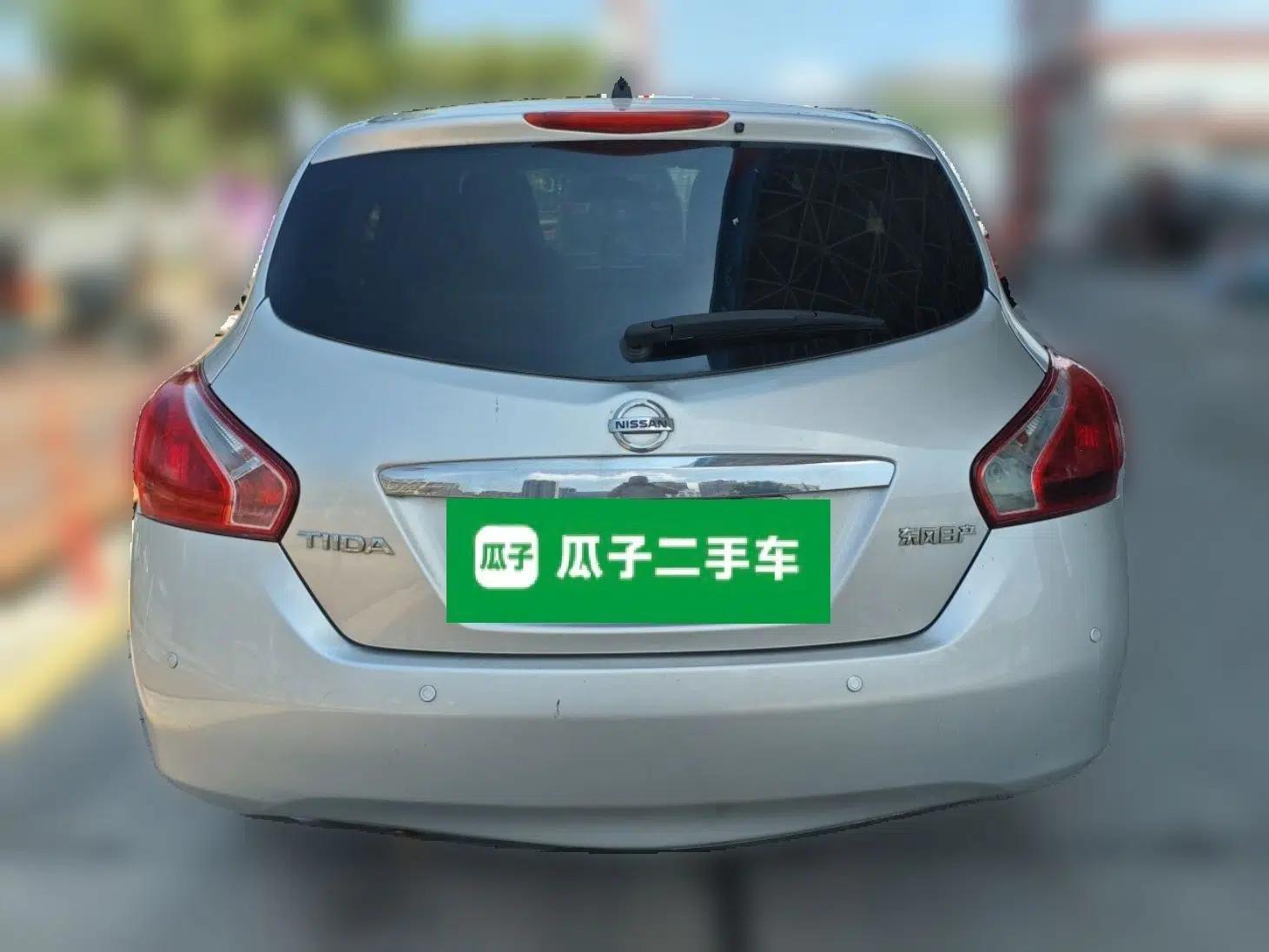 Nissan Tiida 2011 1.6L Manual Comfort Edition — миниатюра 5