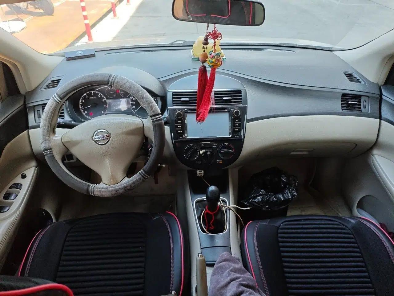 Nissan Tiida 2011 1.6L Manual Comfort Edition — миниатюра 9
