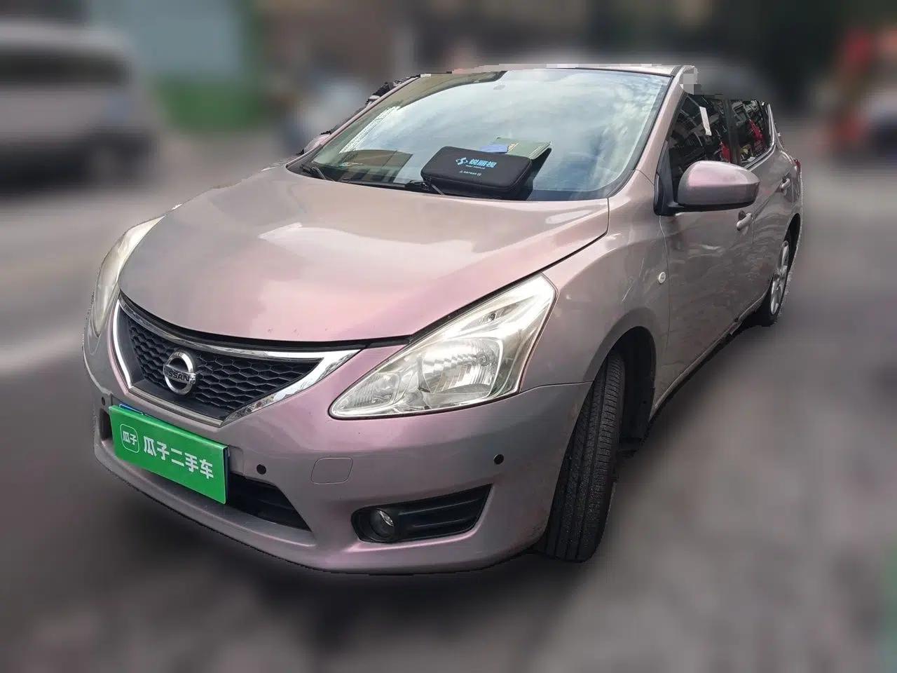 Nissan Tiida 2013 1.6L CVT Cool Cafe Edition — миниатюра 1
