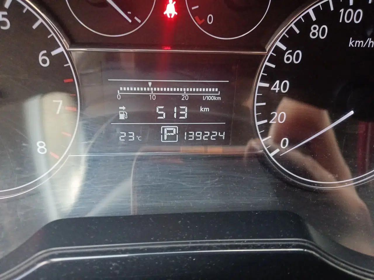 Nissan Tiida 2013 1.6L CVT Cool Cafe Edition — миниатюра 12