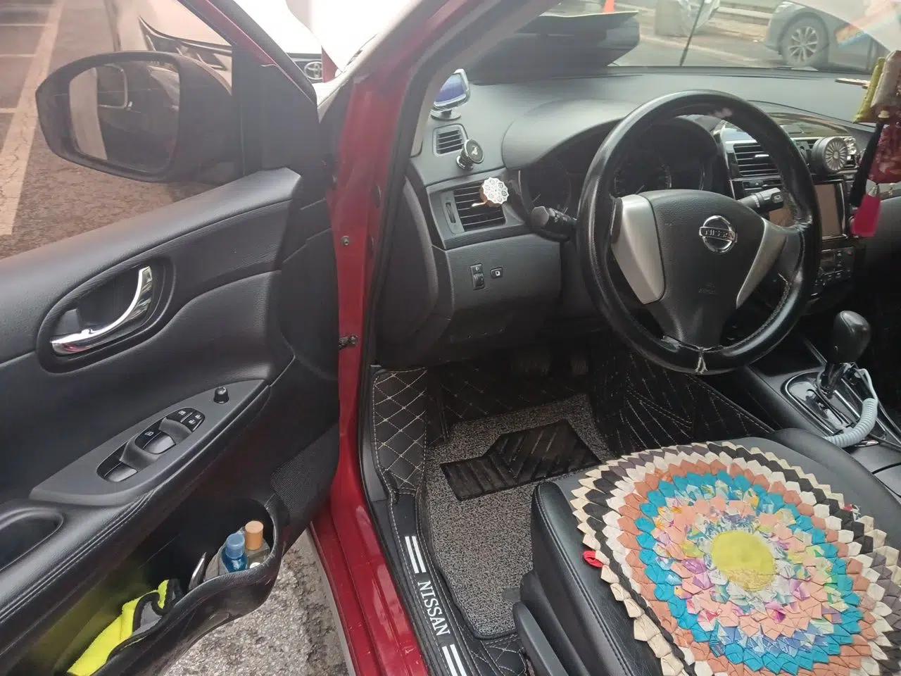 Nissan Tiida 2013 1.6L CVT Cool Cafe Edition — миниатюра 16