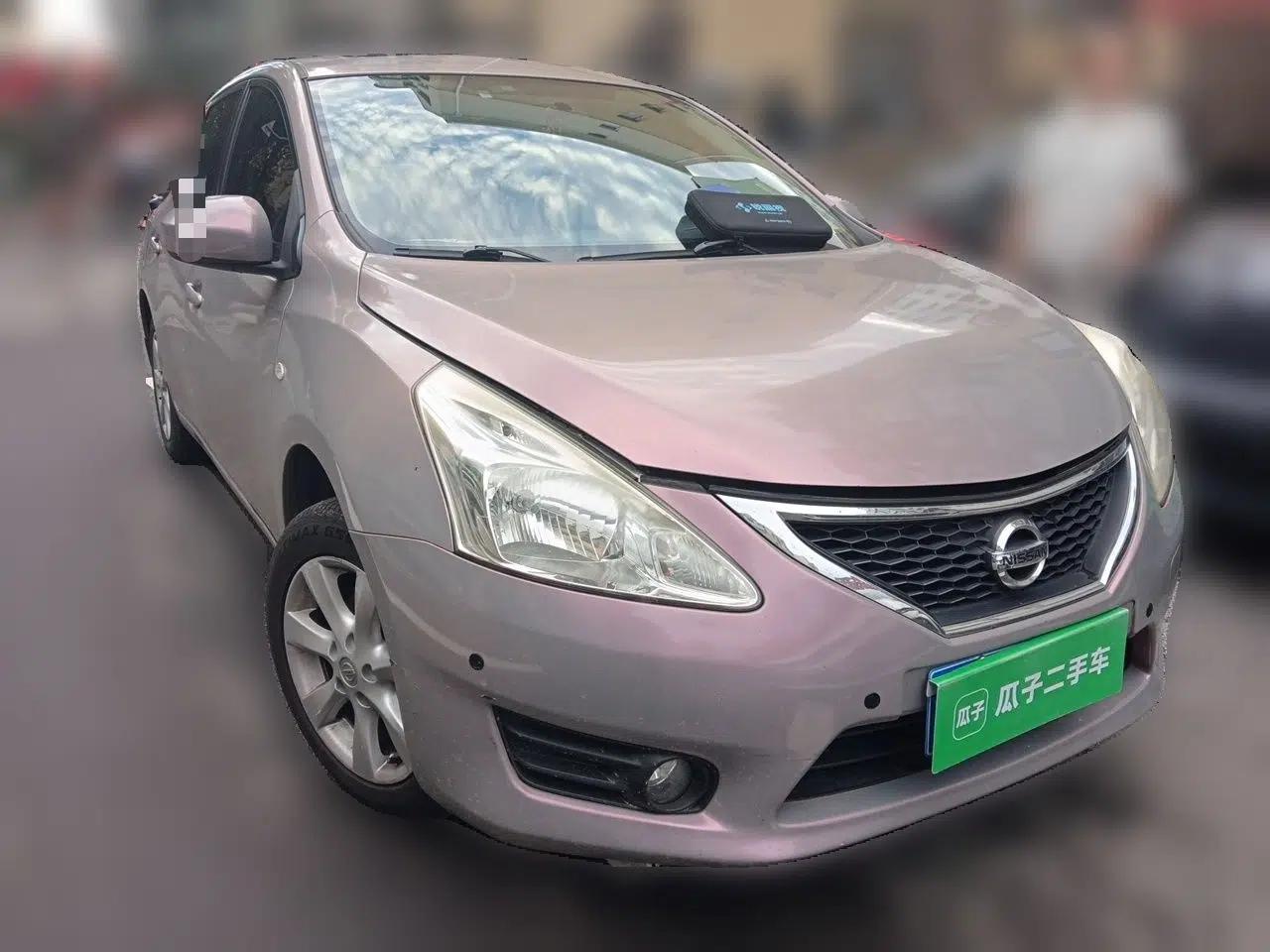 Nissan Tiida 2013 1.6L CVT Cool Cafe Edition — миниатюра 3
