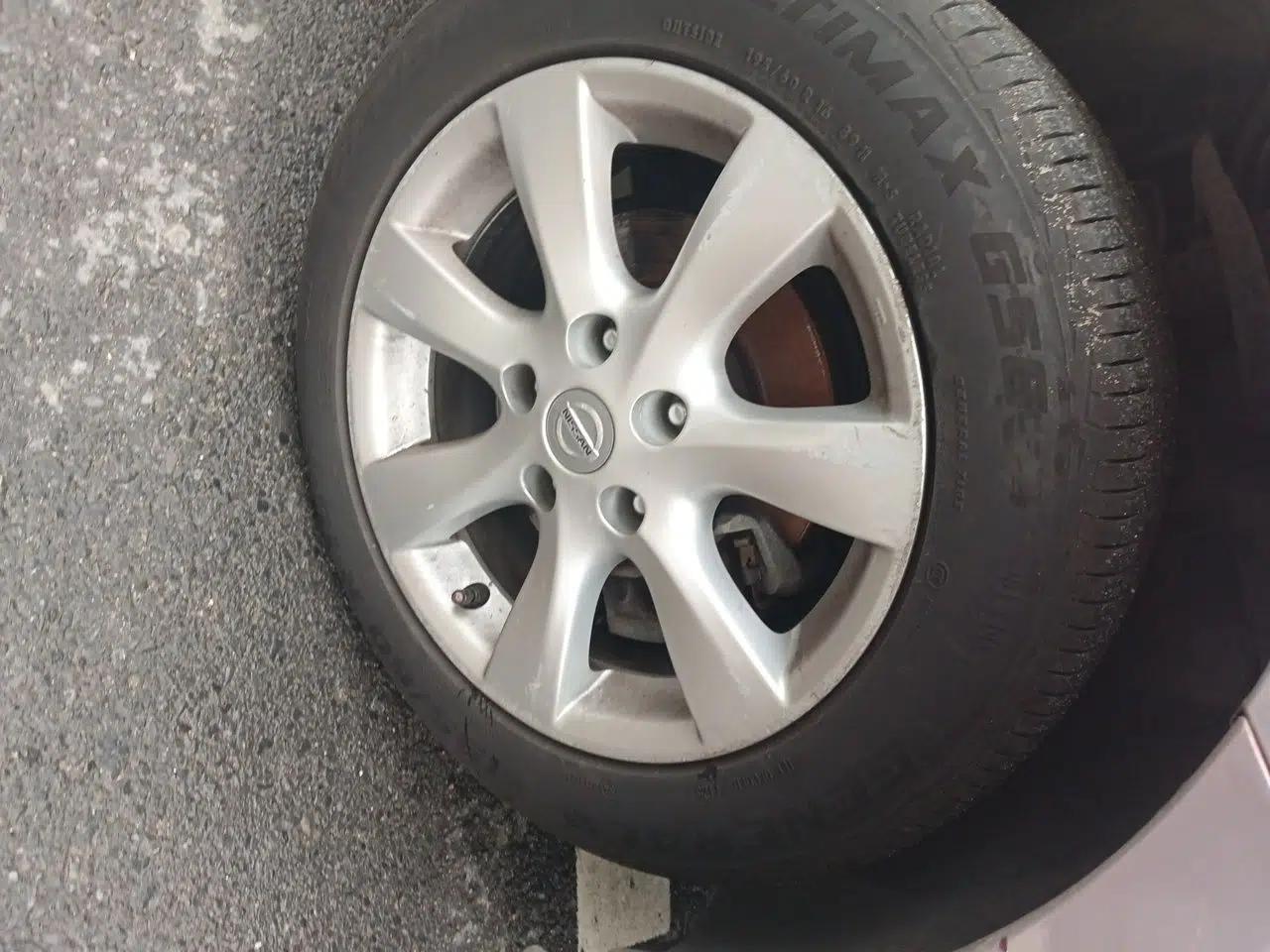 Nissan Tiida 2013 1.6L CVT Cool Cafe Edition — миниатюра 8