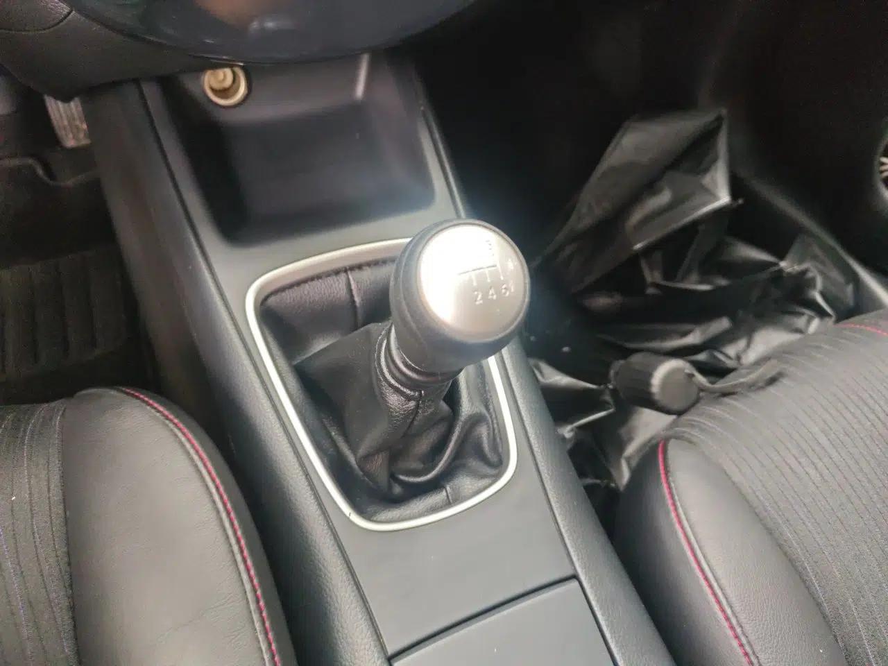 Nissan Tiida 2011 1.6T Manual Xuan Dong Edition — миниатюра 14