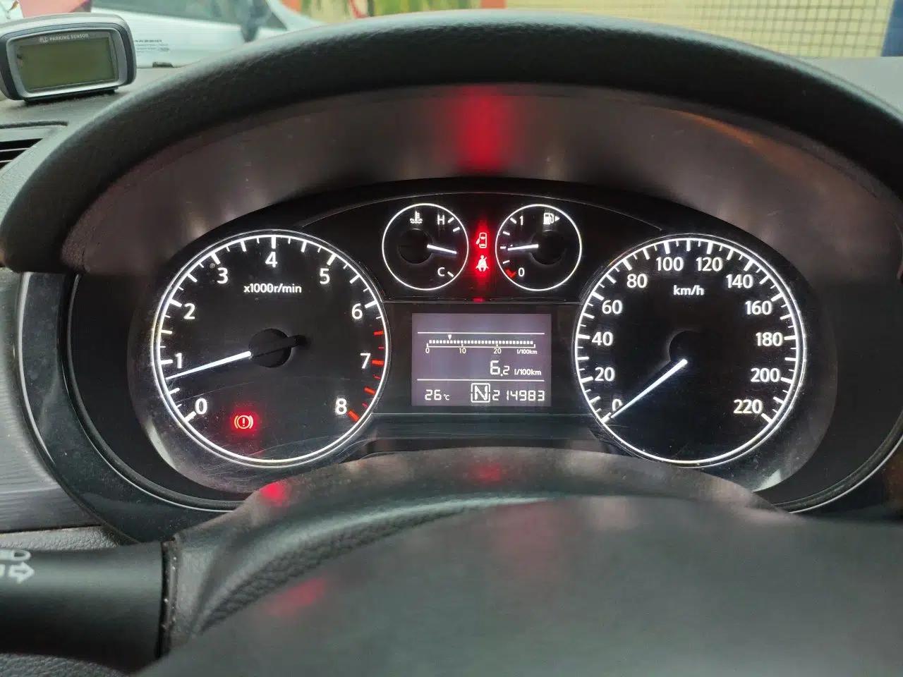 Nissan Tiida 2011 1.6L CVT Comfort Model — миниатюра 11