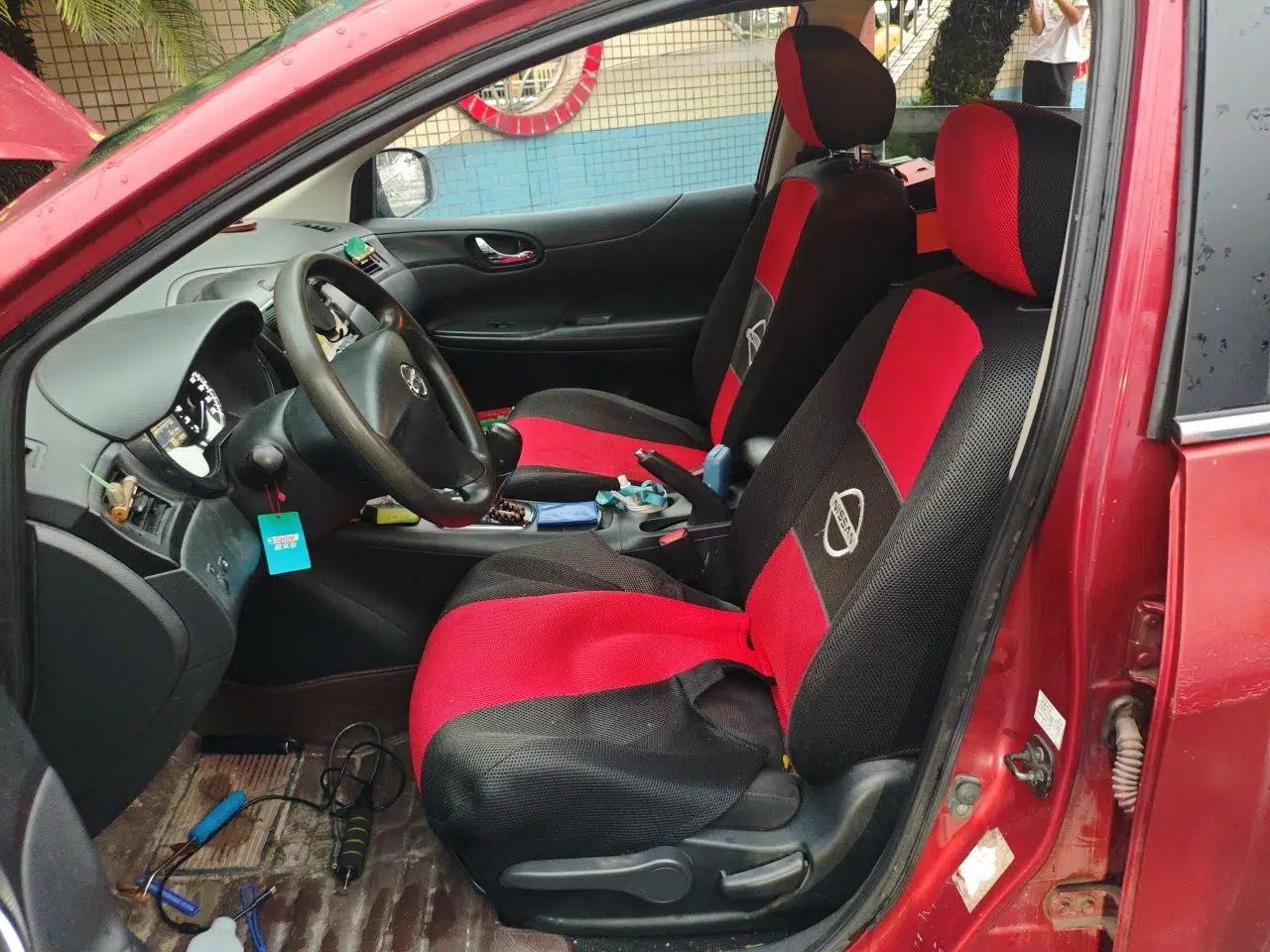 Nissan Tiida 2011 1.6L CVT Comfort Model — миниатюра 15