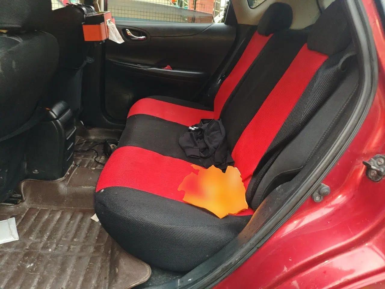 Nissan Tiida 2011 1.6L CVT Comfort Model — миниатюра 17
