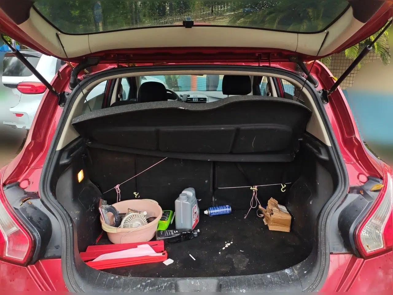Nissan Tiida 2011 1.6L CVT Comfort Model — миниатюра 19