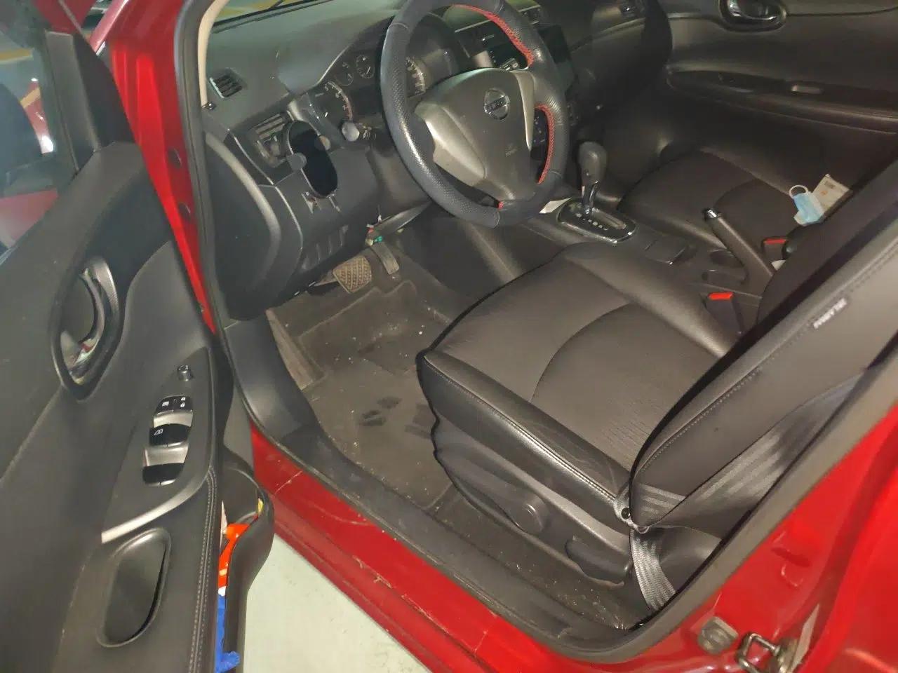 Nissan Tiida 2013 1.6L CVT Cool Cafe Edition — миниатюра 16