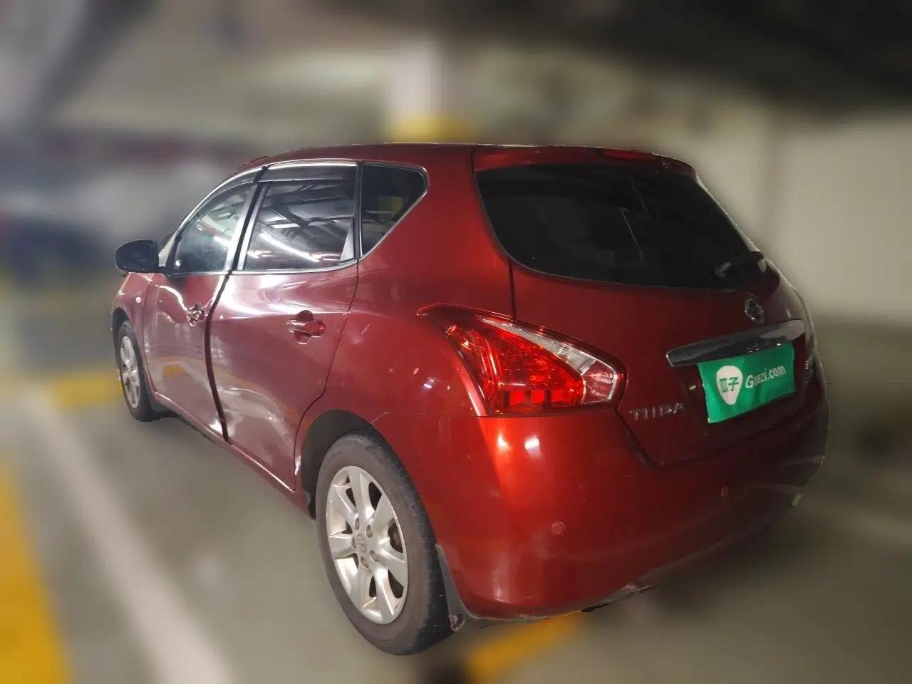 Nissan Tiida 2013 1.6L CVT Cool Cafe Edition — миниатюра 4