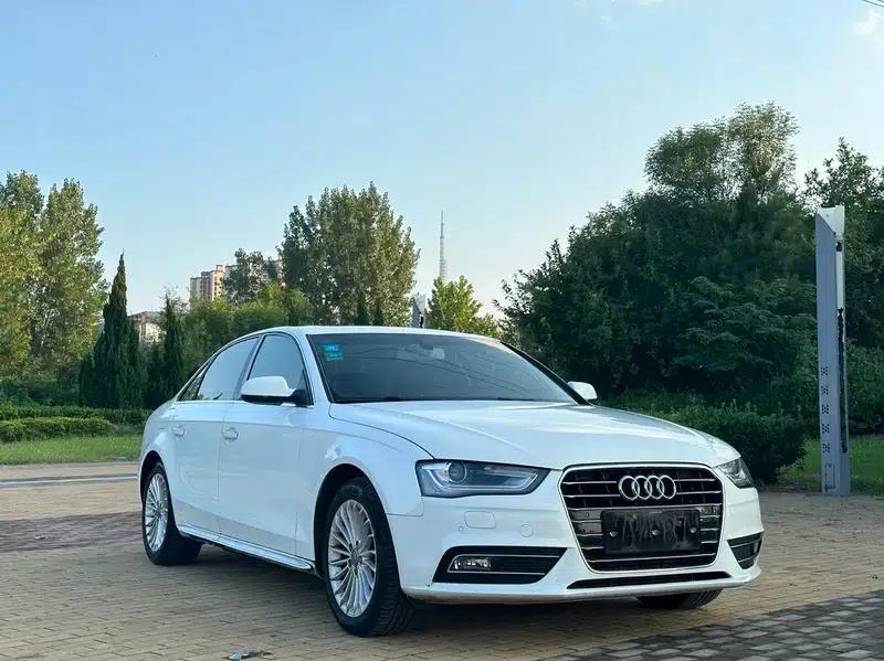 Audi A4L 2015 35 TFSI Automatic Standard Edition — миниатюра 3