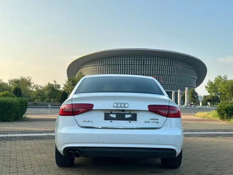Audi A4L 2015 35 TFSI Automatic Standard Edition — миниатюра 5